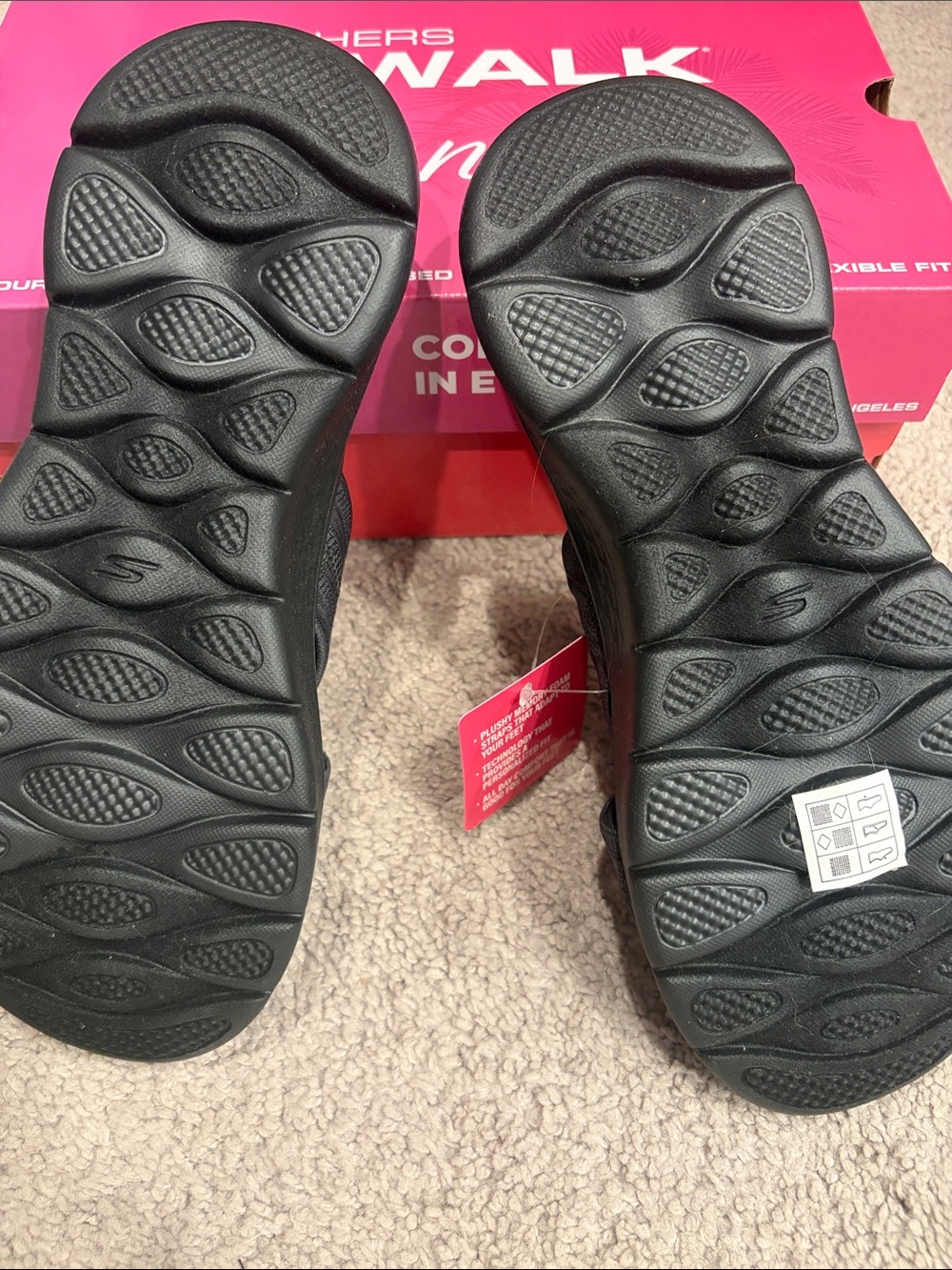 Skechers women’s Black Crossband Slide Sandals - Picture 3 of 3